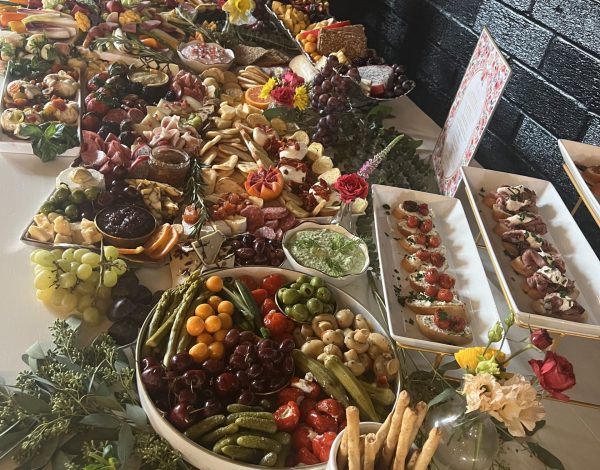 Food + Beverage Listing Category Graze Around The Table