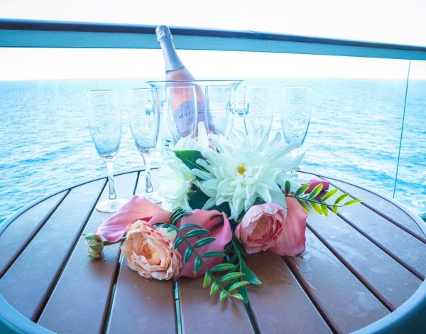 Couple Services Listing Category Travel Leaders/Thomas Travel, Inc